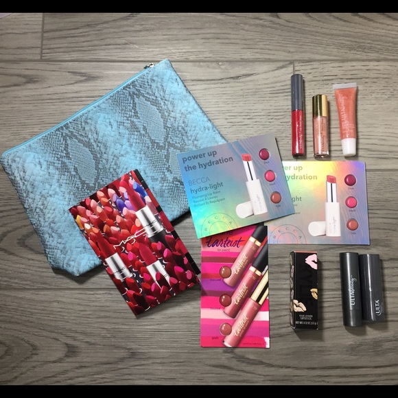 Kylie Cosmetics Other - Lipstick Bundle with Kylie Miami Matte